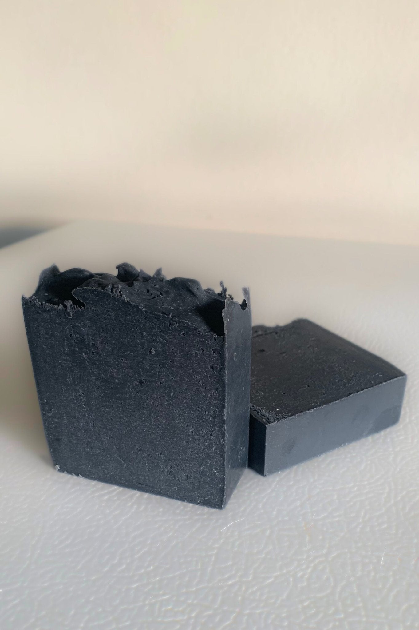 Midnight Mint Detox – Clarifying Charcoal Facial Bar - Living Generationally